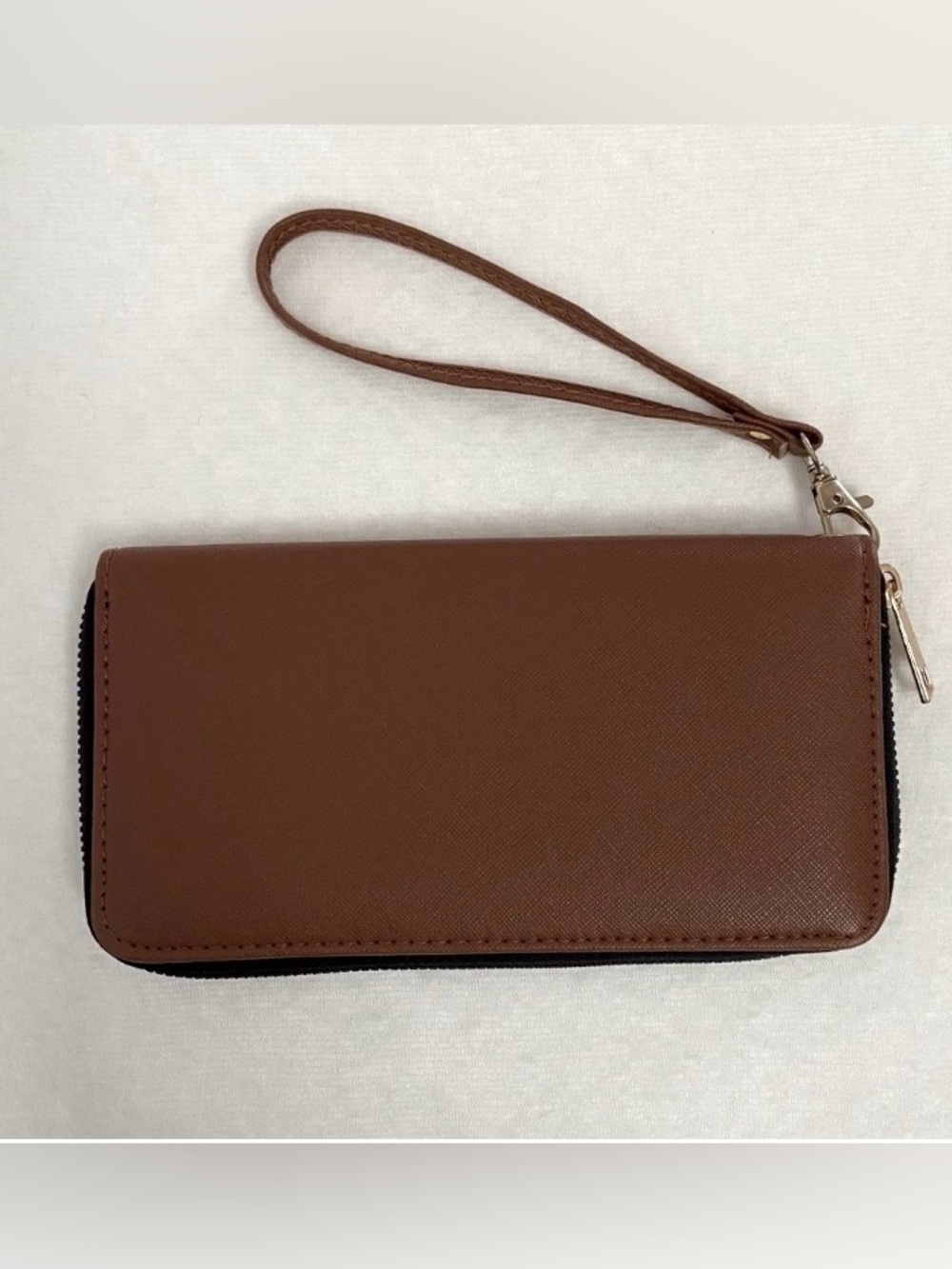 NEW Ardene Wraparound Zip Wristlet